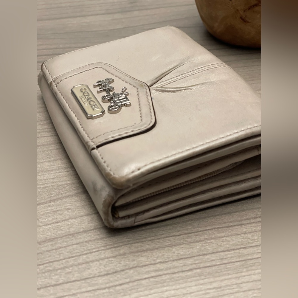 Pre-loved Coach Wallet - Picture 2 of 6